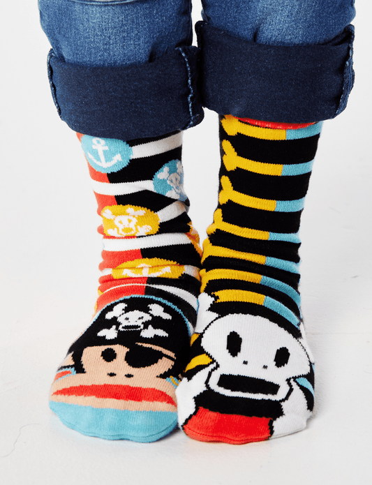 ADULT JULIUS & SKURVY SOCKS - Bills Deals